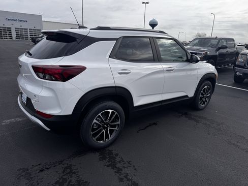 New 2026 Chevrolet TrailBlazer LT image 2