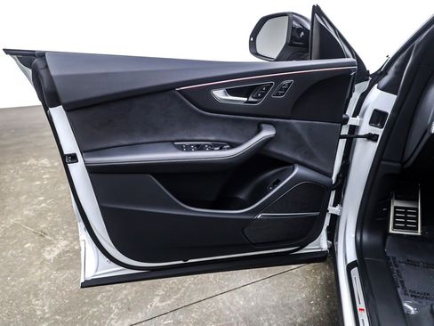 Used 2024 Audi SQ8 Premium Plus w/ Executive Package image 22