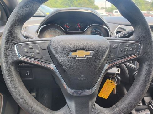 Used 2017 Chevrolet Cruze LT w/ RS Package FWD image 18