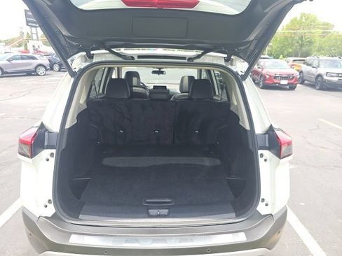 Used 2023 Nissan Rogue SV w/ SV Premium Package AWD/4WD image 15
