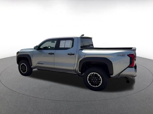 Used 2025 Toyota Tacoma TRD Off-Road AWD/4WD image 8