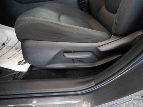 Used 2019 Toyota RAV4 LE w/ Carpet Mat Package FWD image 12