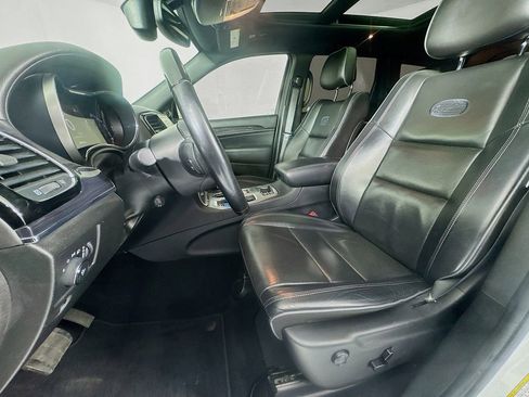 Used 2020 Jeep Grand Cherokee Overland image 25