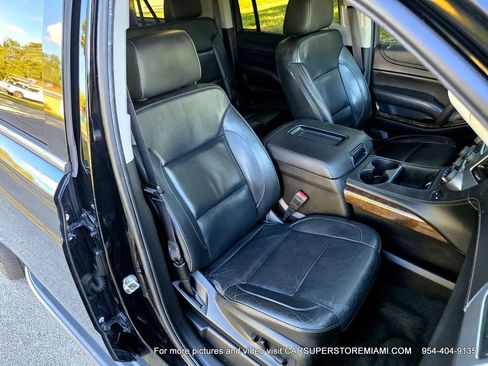 Used 2018 Chevrolet Suburban LT image 25