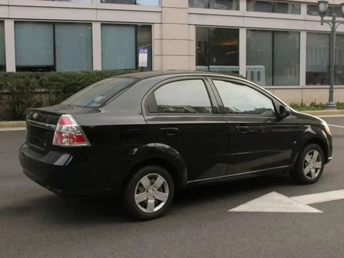 Used 2009 Chevrolet Aveo LT w/ Power and Convenience Package FWD image 4
