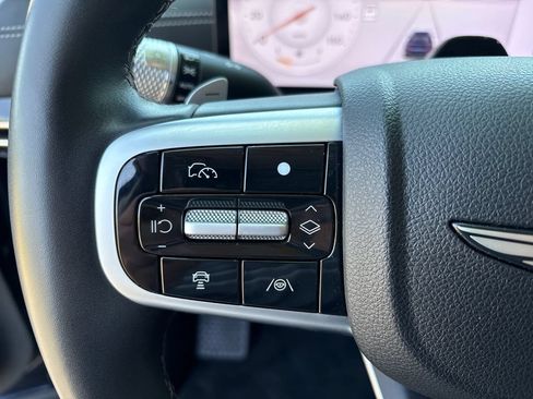 Used 2025 Genesis GV80 AWD 2.5T Standard image 17