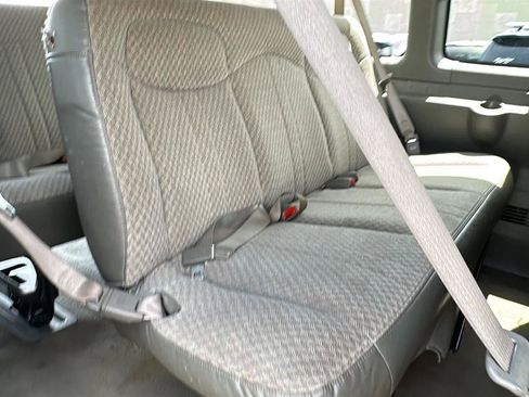 Used 2007 Chevrolet Express 3500 Extended Passenger w/ LT Preferred Equipment Group RWD image 31