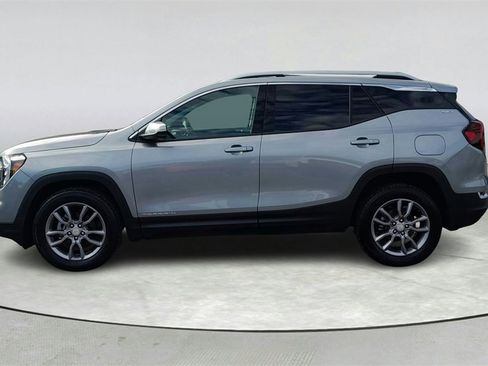 Used 2024 GMC Terrain SLT image 4