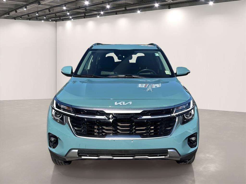 Certified 2025 Kia Seltos EX w/ EX Sunroof Package AWD/4WD image 3