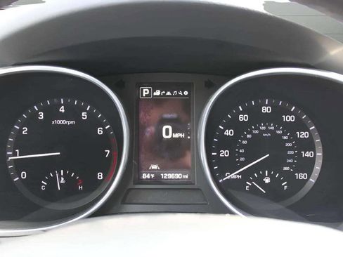 Used 2017 Hyundai Santa Fe Limited image 15