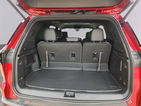 New 2026 Chevrolet Traverse LT w/ Midnight/Sport Edition image 11