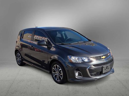 Used 2017 Chevrolet Sonic LT image 2
