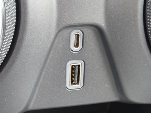 Used 2023 Chevrolet Blazer LT w/ Driver Confidence Package image 6