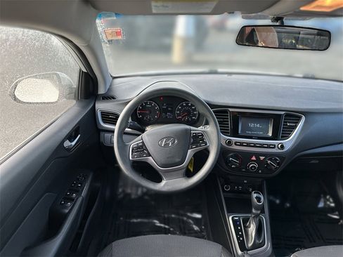 Used 2018 Hyundai Accent SE image 11