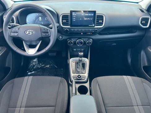 New 2025 Hyundai Venue SEL image 3