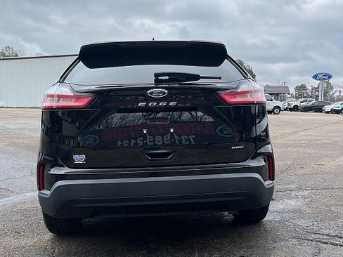 Used 2023 Ford Edge SE image 6