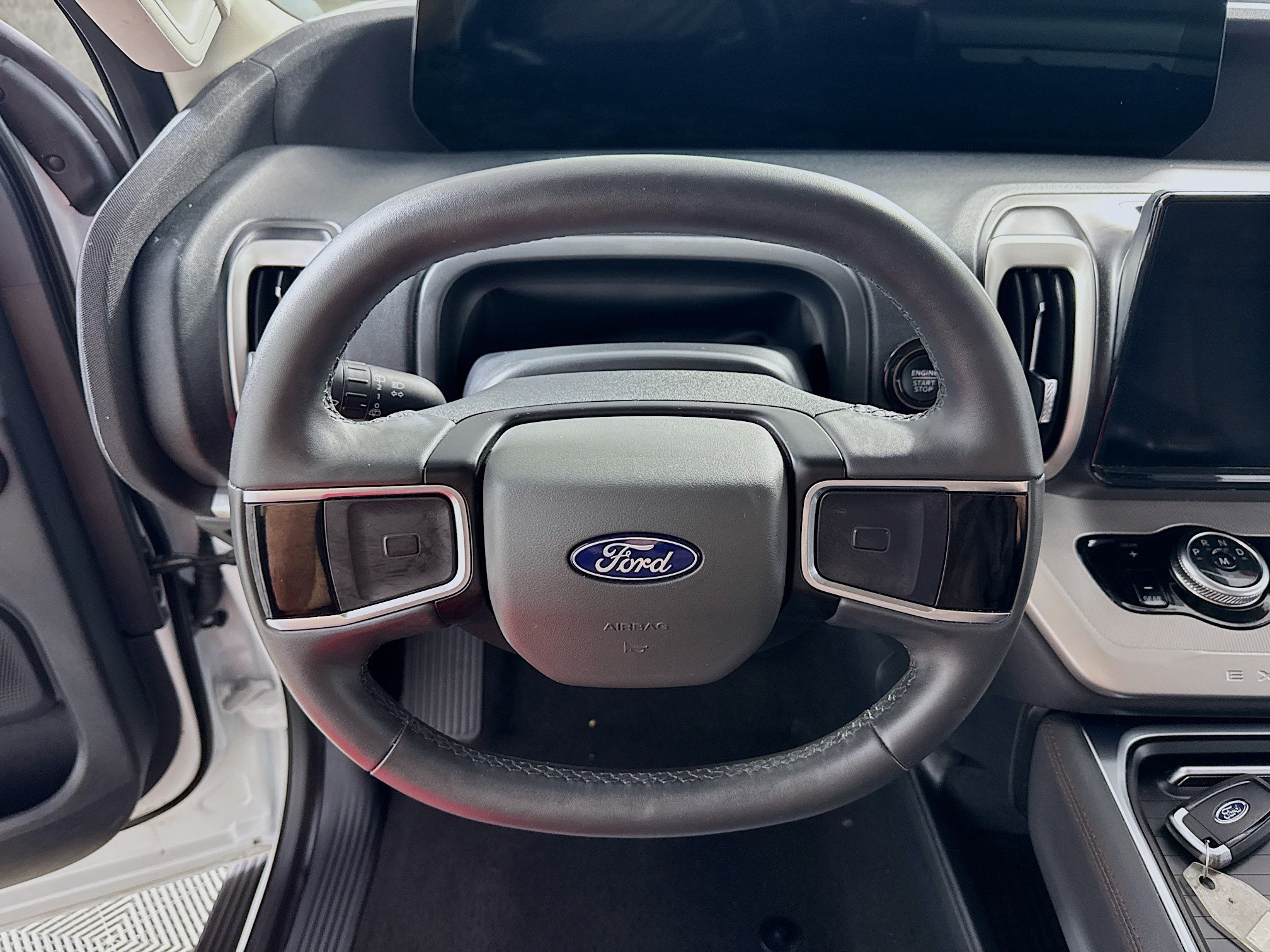 Used 2025 Ford Expedition Active AWD/4WD image 14