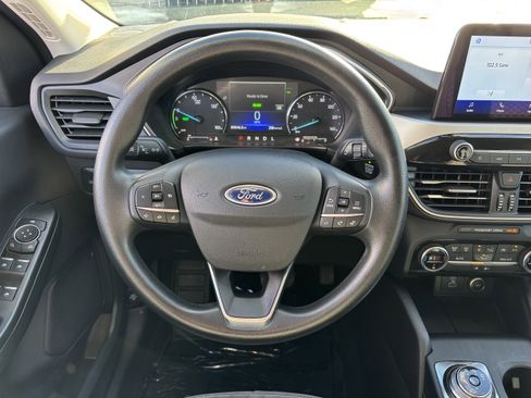 Used 2021 Ford Escape SE image 21