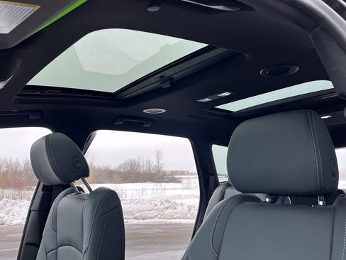 Used 2024 Buick Enclave Essence w/ Experience Buick Package image 20