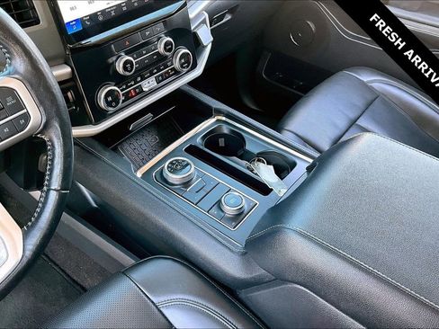 Used 2023 Ford Expedition Max XLT image 17