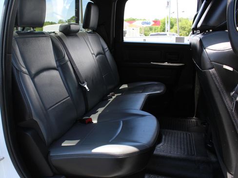 Used 2024 RAM 2500 Tradesman w/ Chrome Appearance Group image 36