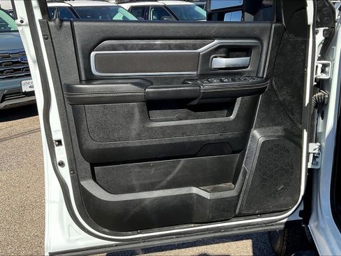 Used 2024 RAM 2500 Big Horn w/ Off Road Package image 21