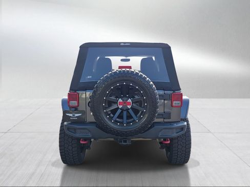 Used 2017 Jeep Wrangler Unlimited Rubicon AWD/4WD image 4
