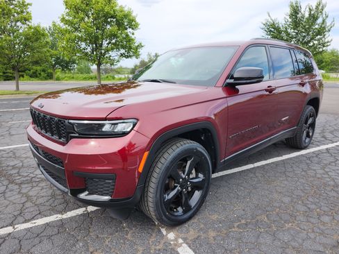 Used 2021 Jeep Grand Cherokee L Laredo AWD/4WD image 12