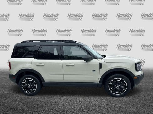 Used 2025 Ford Bronco Sport Outer Banks w/ Outer Banks Tech Package+ AWD/4WD image 11