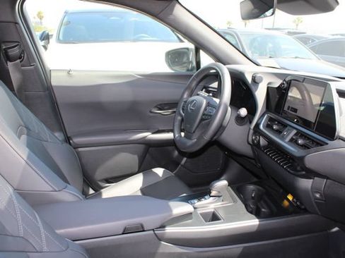 Certified 2025 Lexus UX 300h FWD image 5