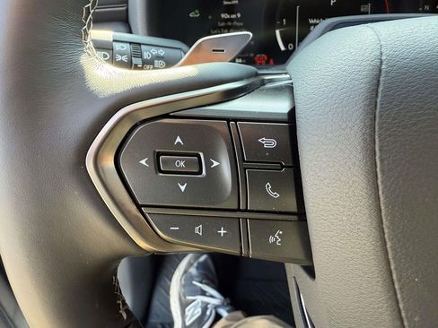 Used 2025 Lexus LX 600 4WD w/ Accessory Package (2T) image 22