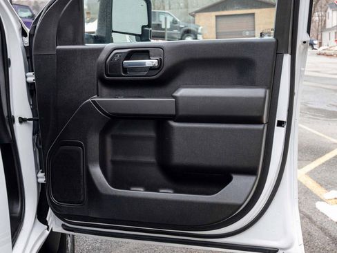 Used 2024 Chevrolet Silverado 2500 Custom w/ Custom Value Package image 13