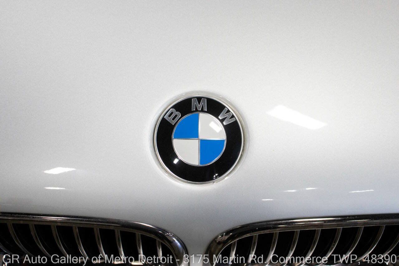 Used 2003 BMW M5 RWD image 32