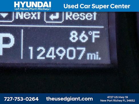 Used 2015 Hyundai Santa Fe Sport FWD image 30