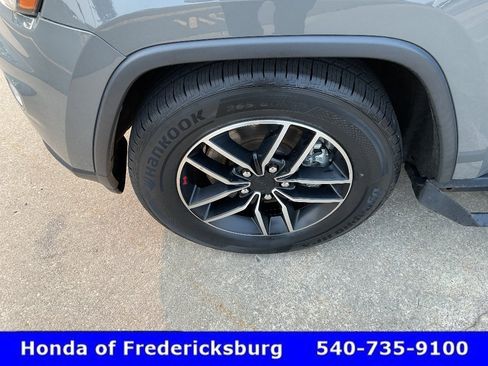 Used 2021 Jeep Grand Cherokee Trailhawk w/ Premium Lighting Group AWD/4WD image 10