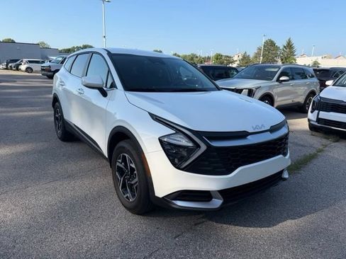Used 2023 Kia Sportage LX AWD/4WD image 2