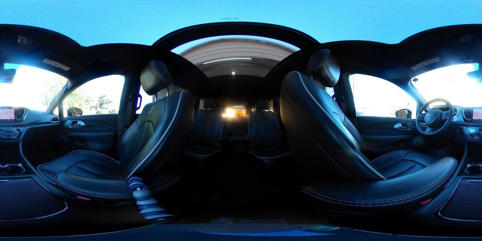 Used 2025 Chrysler Pacifica Limited FWD image 46