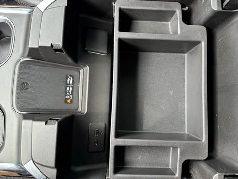 Certified 2022 Chevrolet Silverado 1500 High Country w/ Technology Package image 18