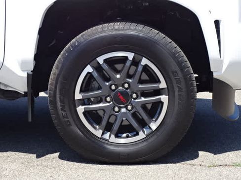 Certified 2024 Toyota Tacoma TRD Sport w/ TRD Sport Upgrade Package AWD/4WD image 7