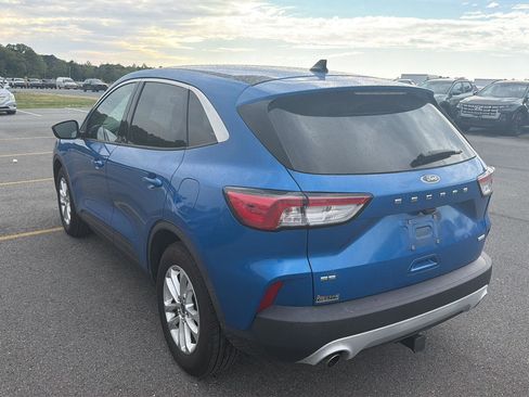 Used 2020 Ford Escape SE FWD image 3