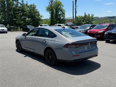 Used 2025 Honda Accord SE image 6