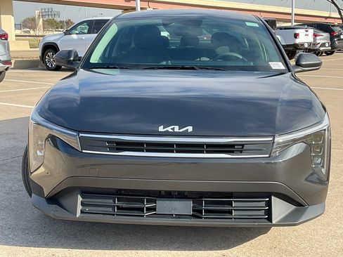 Used 2025 Kia K4 LXS image 3