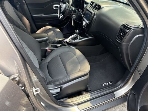 Used 2018 Kia Soul + FWD image 21