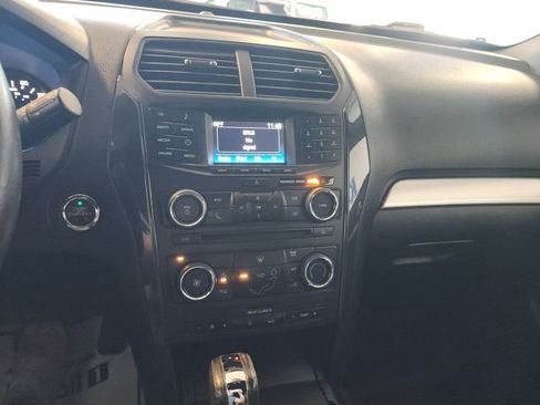 Used 2017 Ford Explorer XLT AWD/4WD image 24