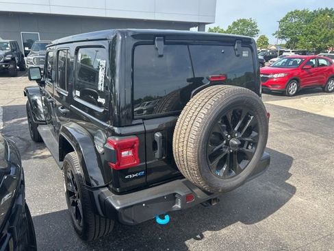 Used 2023 Jeep Wrangler Unlimited Sahara w/ Cold Weather Group AWD/4WD image 2