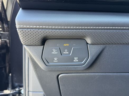 Used 2026 Volkswagen Atlas SE FWD image 27