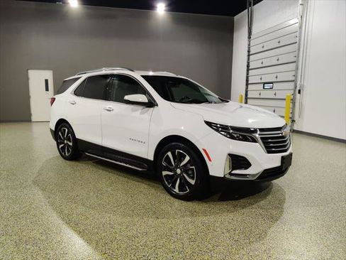 Used 2022 Chevrolet Equinox Premier FWD image 1