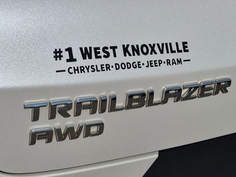 Used 2021 Chevrolet TrailBlazer LT w/ Convenience Package AWD/4WD image 13
