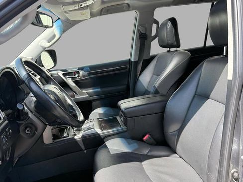 Used 2015 Lexus GX 460 w/ Navigation Package image 24