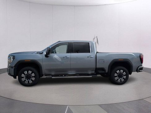 Used 2025 GMC Sierra 2500 Denali AWD/4WD image 2